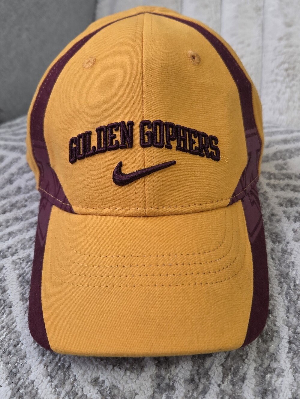 VTG Minnesota Golden Gophers YOUTH Hat Cap NIKE Team‎ Fitted - Picture 1 of 10
